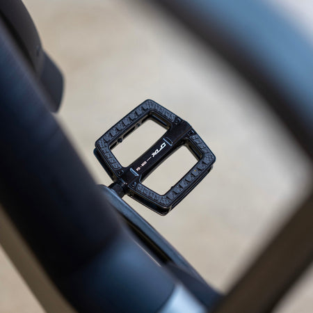 XLC Flat Pedal PD-M30 schwarz mit Reflektor – Biketech24