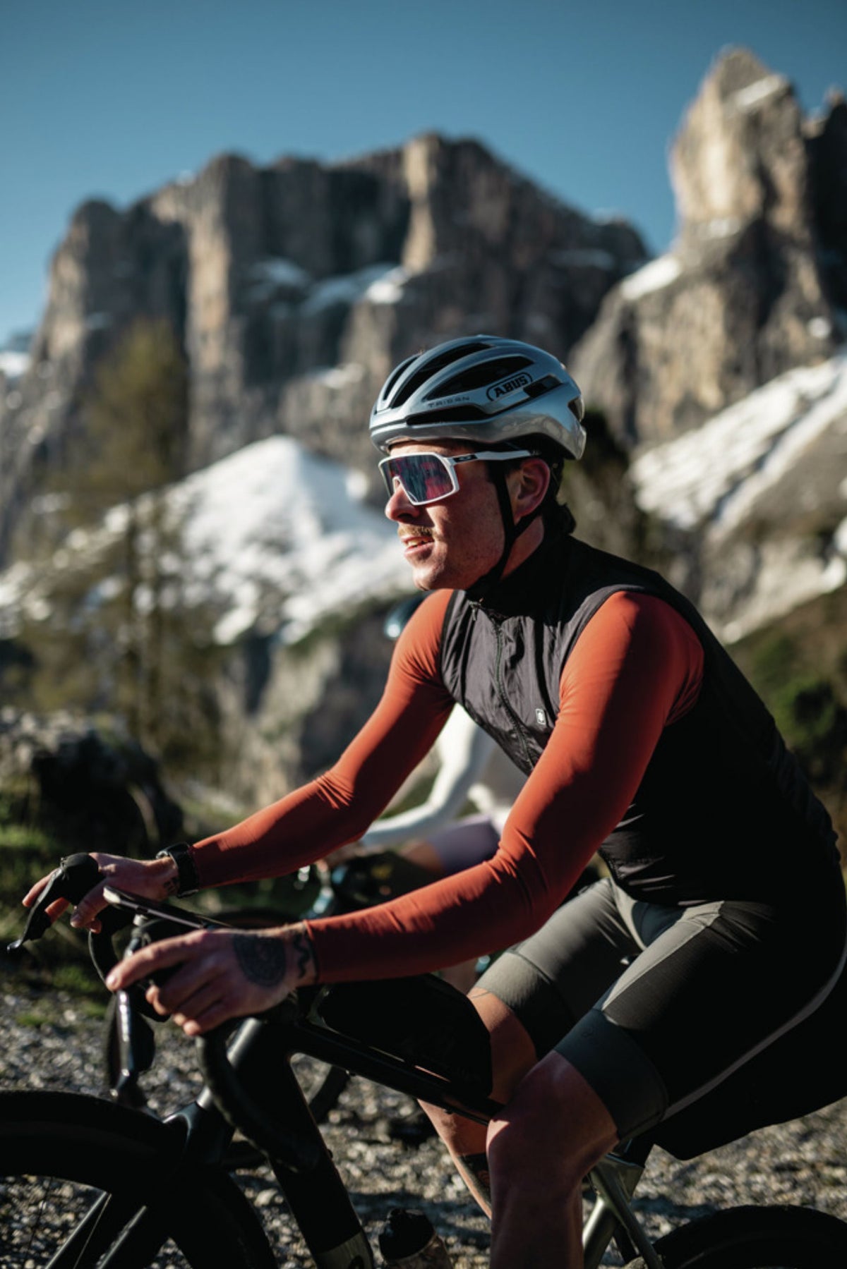 abus fahrradhelm mountainbike Abus Taipan Rennrad-Helm sand beige – Biketech24