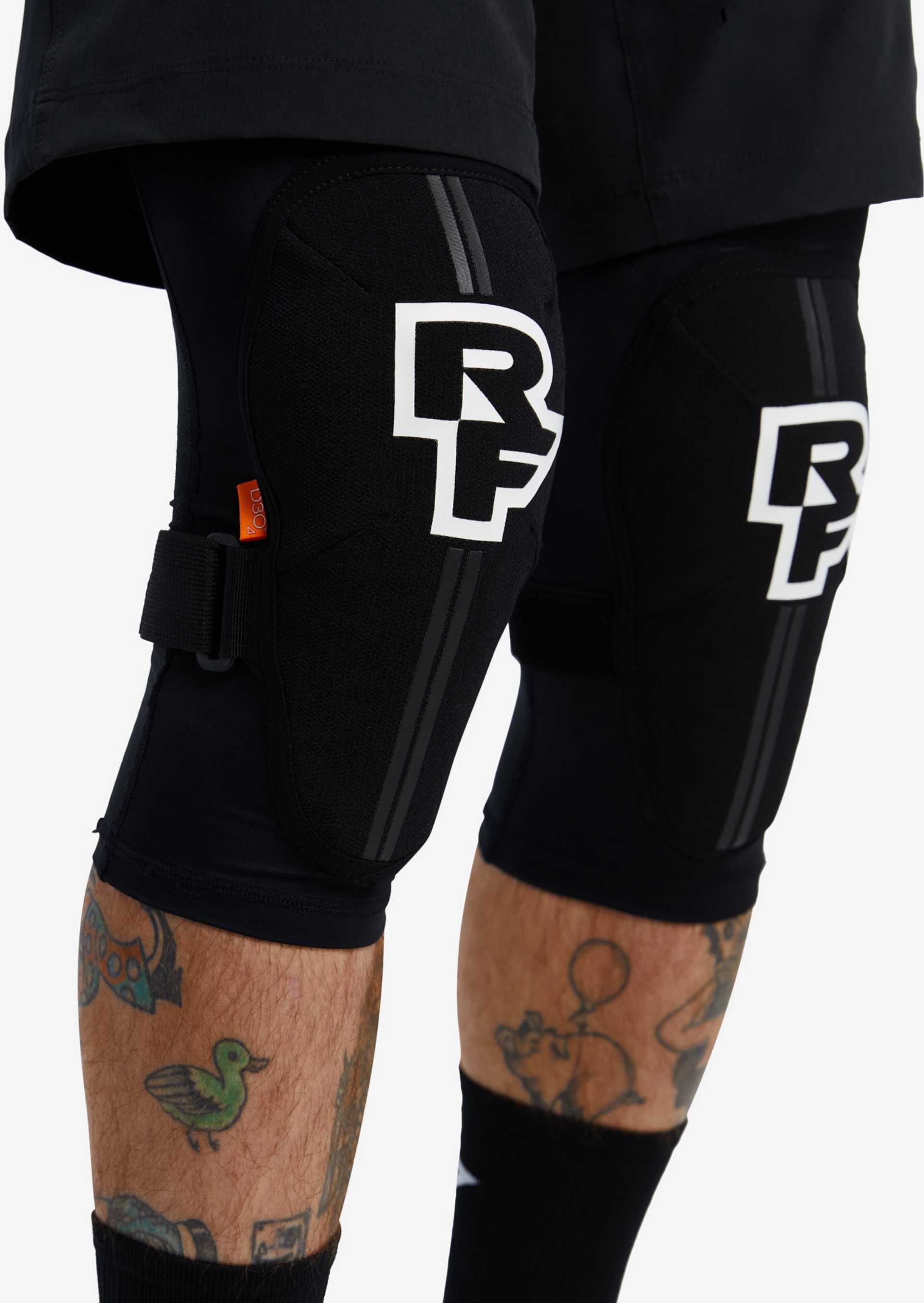Race Face Indy Knieprotektor stealth - M