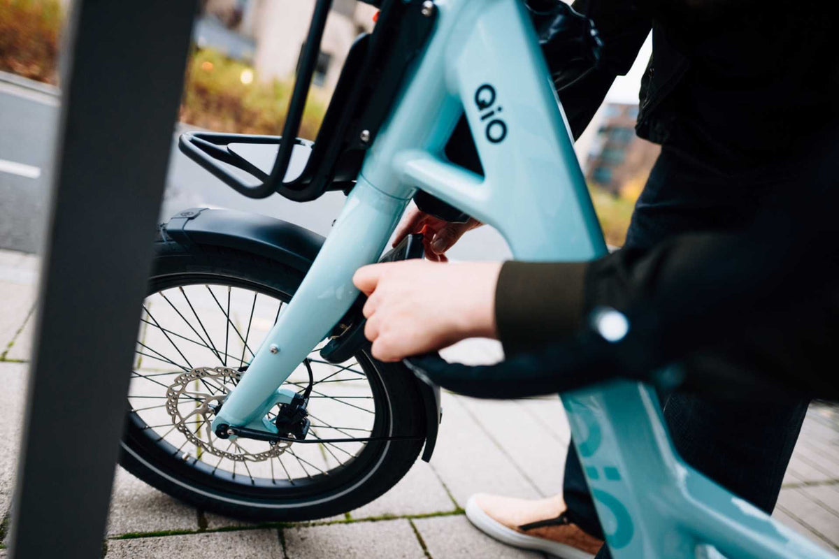 qio fahrradschloss Qio Schlossset Trelock RS 480 + Einsteckkette 100cm + Akkuschliesszyli – Biketech24
