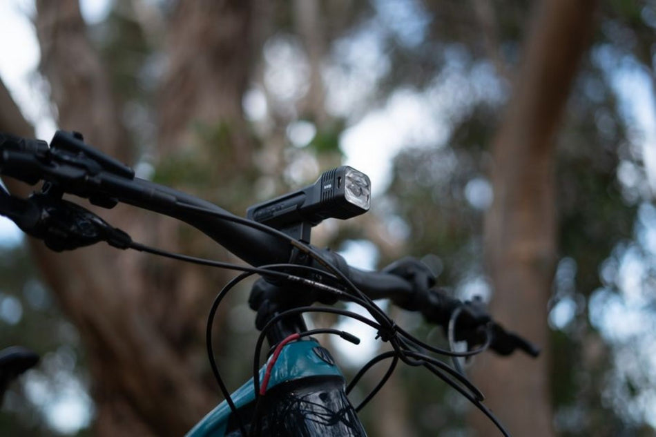 Knog Blinder 80 Lux + Cobber Lil Twinpack StVZO Beleuchtungsset inkl. Lenkerhalterung schwarz
