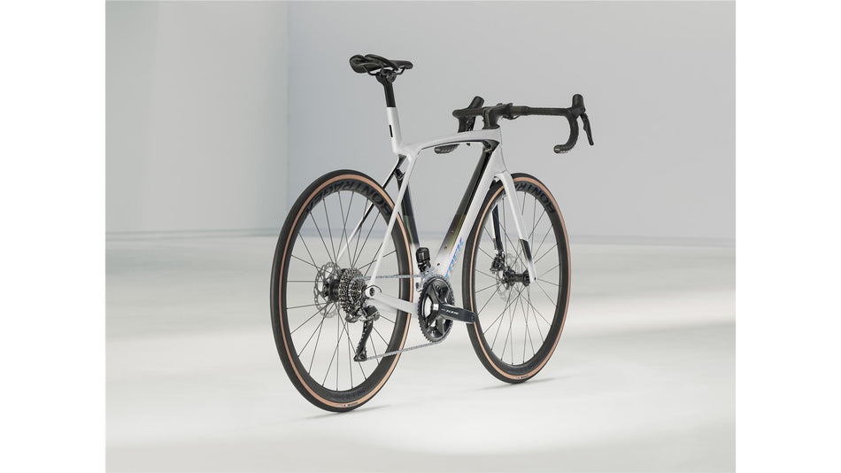 Trek Madone SL 6 Gen 8 Rennrad Diamant 28" white prismatic